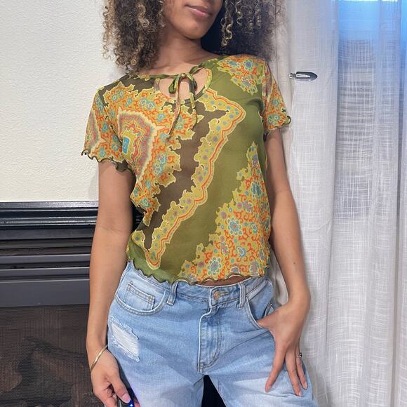 Vintage 00s euro mesh abstract floral graphic tee with lettuce hem (S/M) - Picture 2 of 9